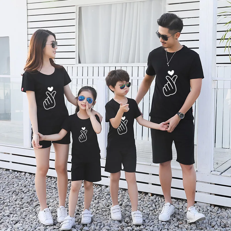 Kawaii/одежда в японском и корейском стиле; футболка для мамы и дочки; Femme Famili Look; одежда для мамы и сына; Рождественская Футболка с сердцем