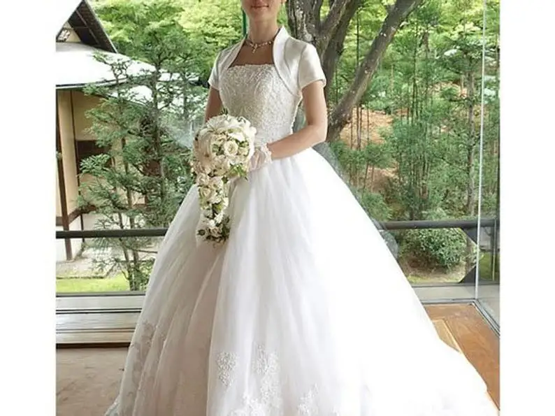 2025 Satin Wedding Jacket Short Sleeves Custom Made Color/Size Bridal Bolero with Collar Feminino Bride Cape Femme Mariage Shrug