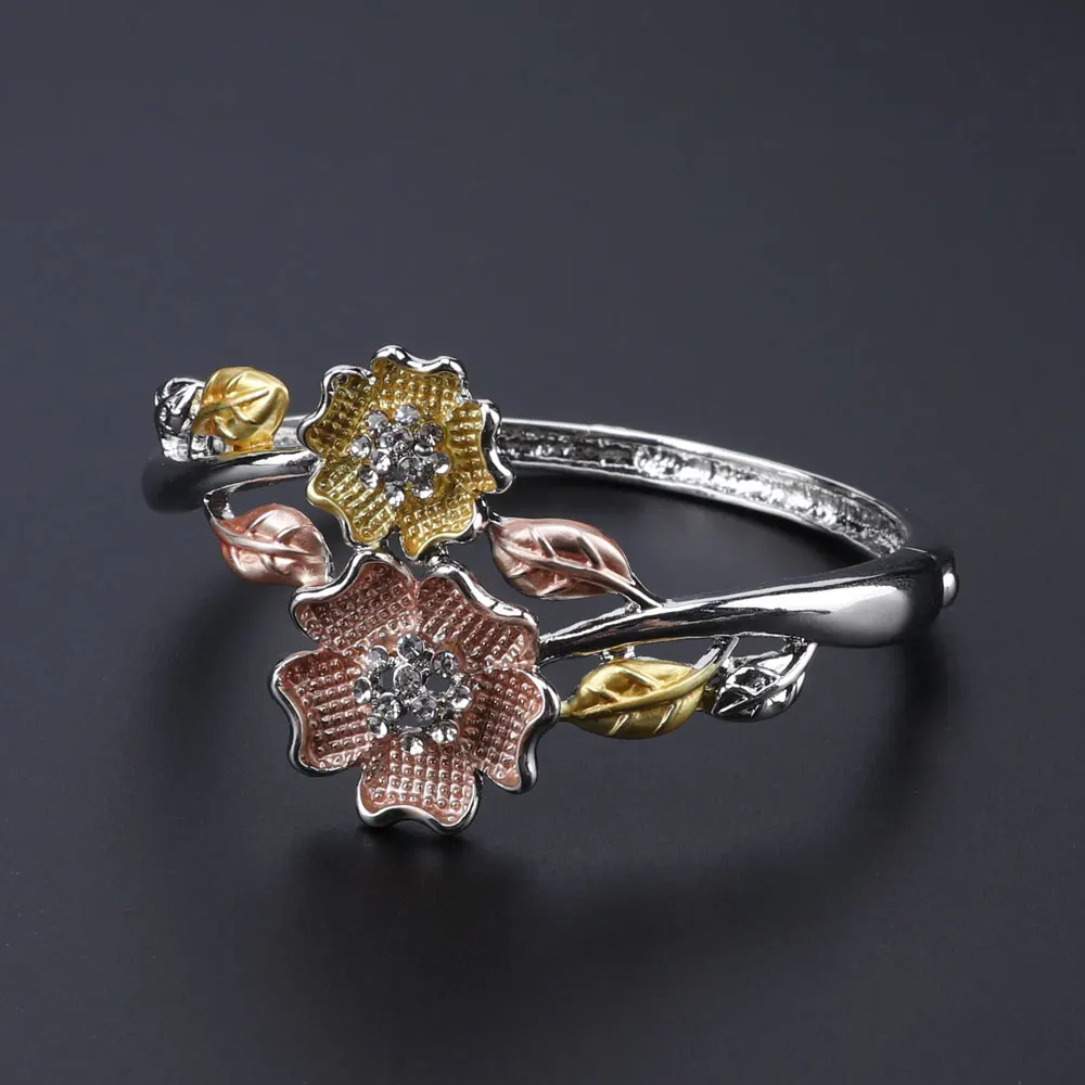 Nigerian Jewelry Sets for Women African Costume Design Flower Shaped Silver Plated Bracelet Earrings Ring Necklace