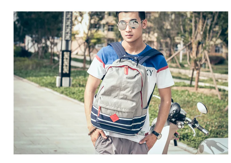 3208713887_2053409381