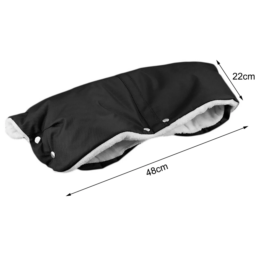 Зимние теплые варежки на коляску для теплых прогулок и муфтой рук