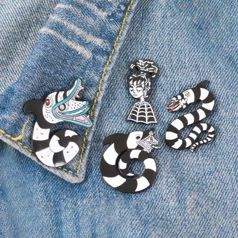 

Halloween Creepy Lapel Pins Gothic Dark Badges Horror Movie Fan Gift Goth Girls Jewelry Beetle Juice Brooches