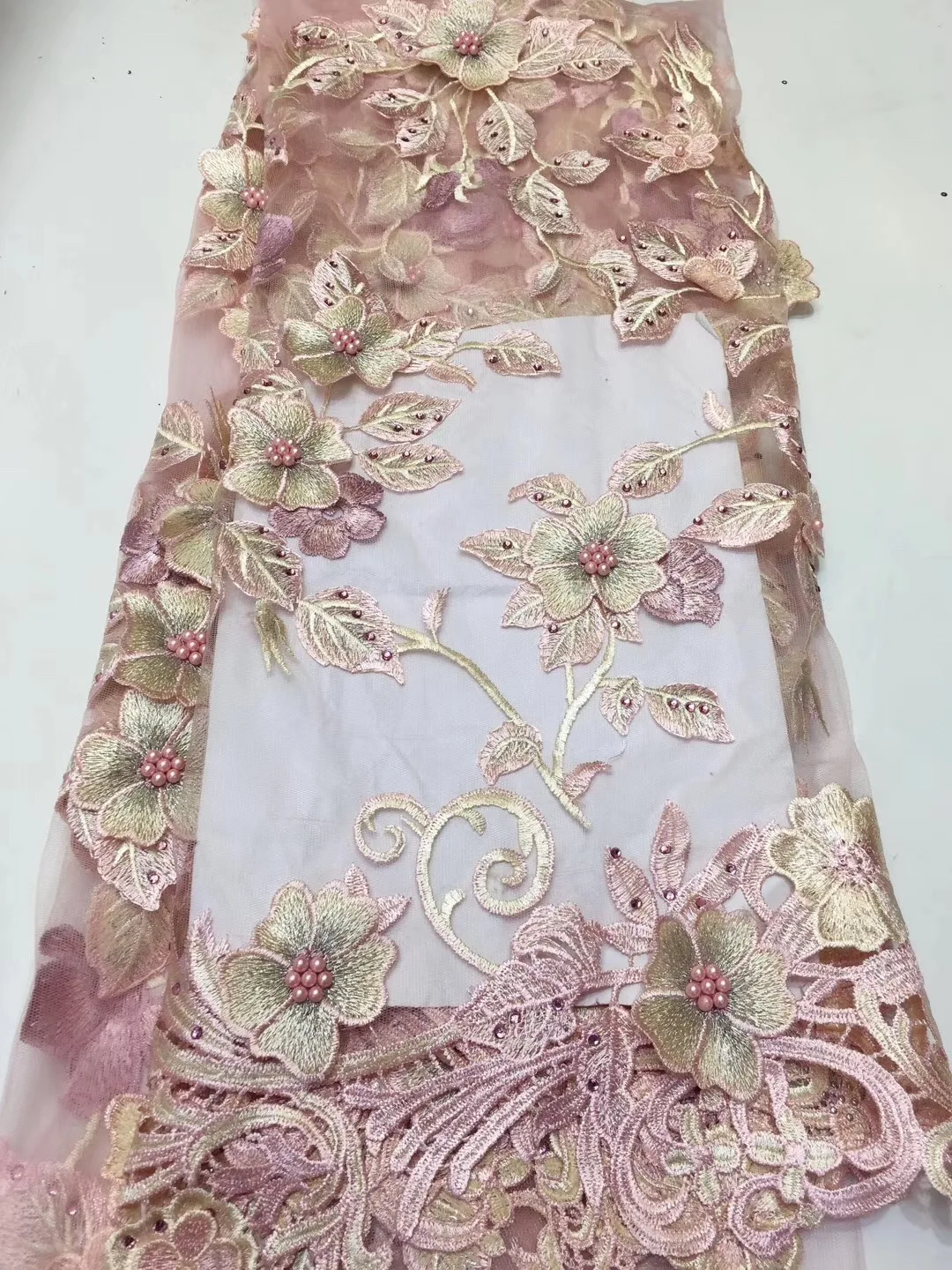 As Picture Gold Nigerian Lace Fabrics High Quality Embroidery French Tulle Lace Material With Sequins For Wedding Dress - Цвет: As Picture