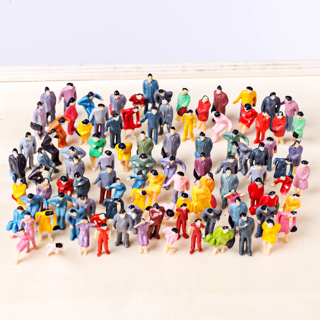 300 шт 1: 87 HO Масштаб миниатюрные фигурки люди модели для поезда железной дороги песок стол аксессуары-красочные(случайный тип