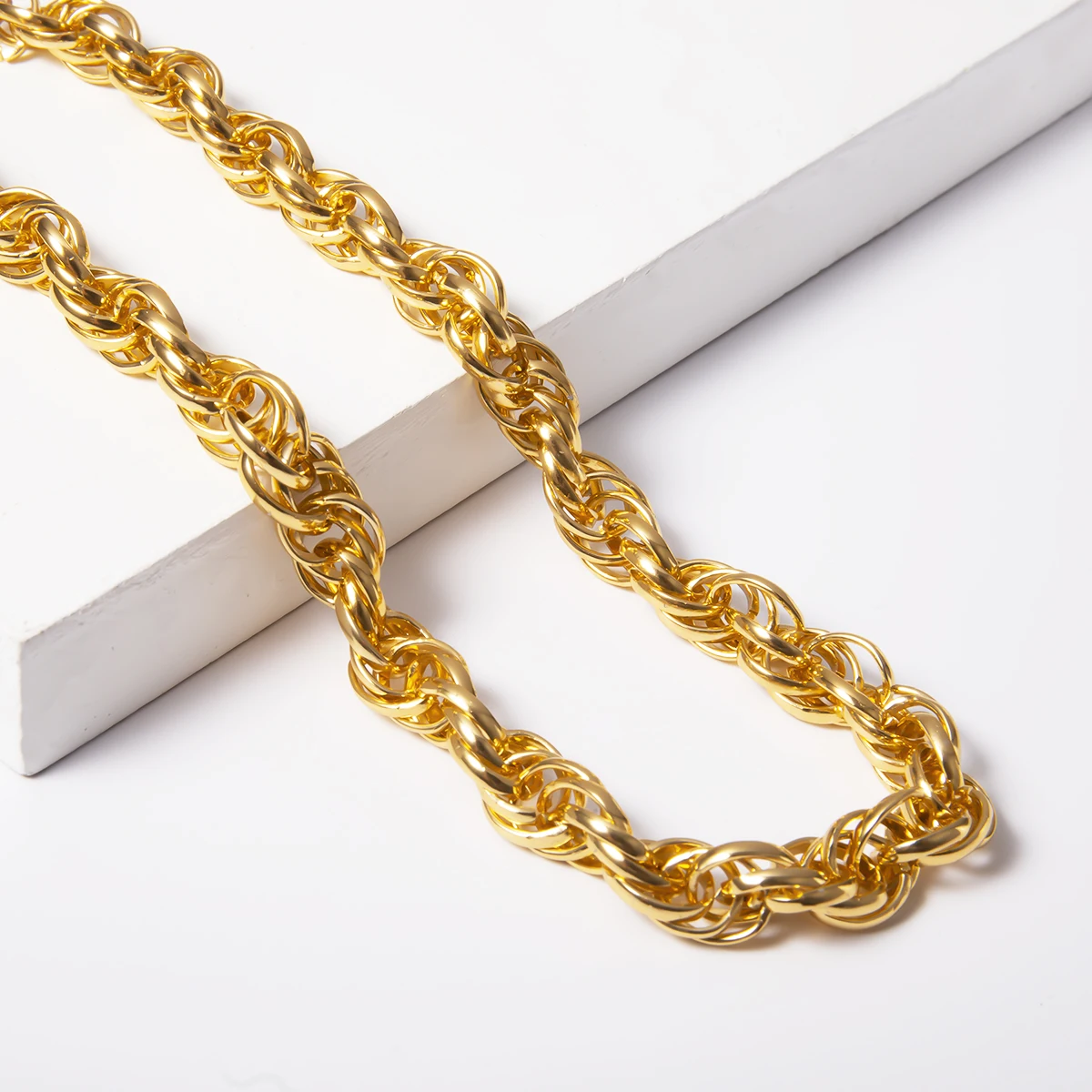 PuRui Punk Golden Twisted Chain Necklace Short Statement Personalized Choker Collar Fashion Necklace for Women Hip Hop Jewelry