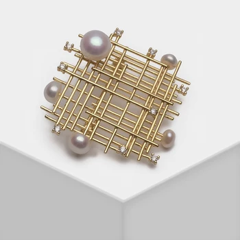 

Amorita Weave design natural pearl brooch