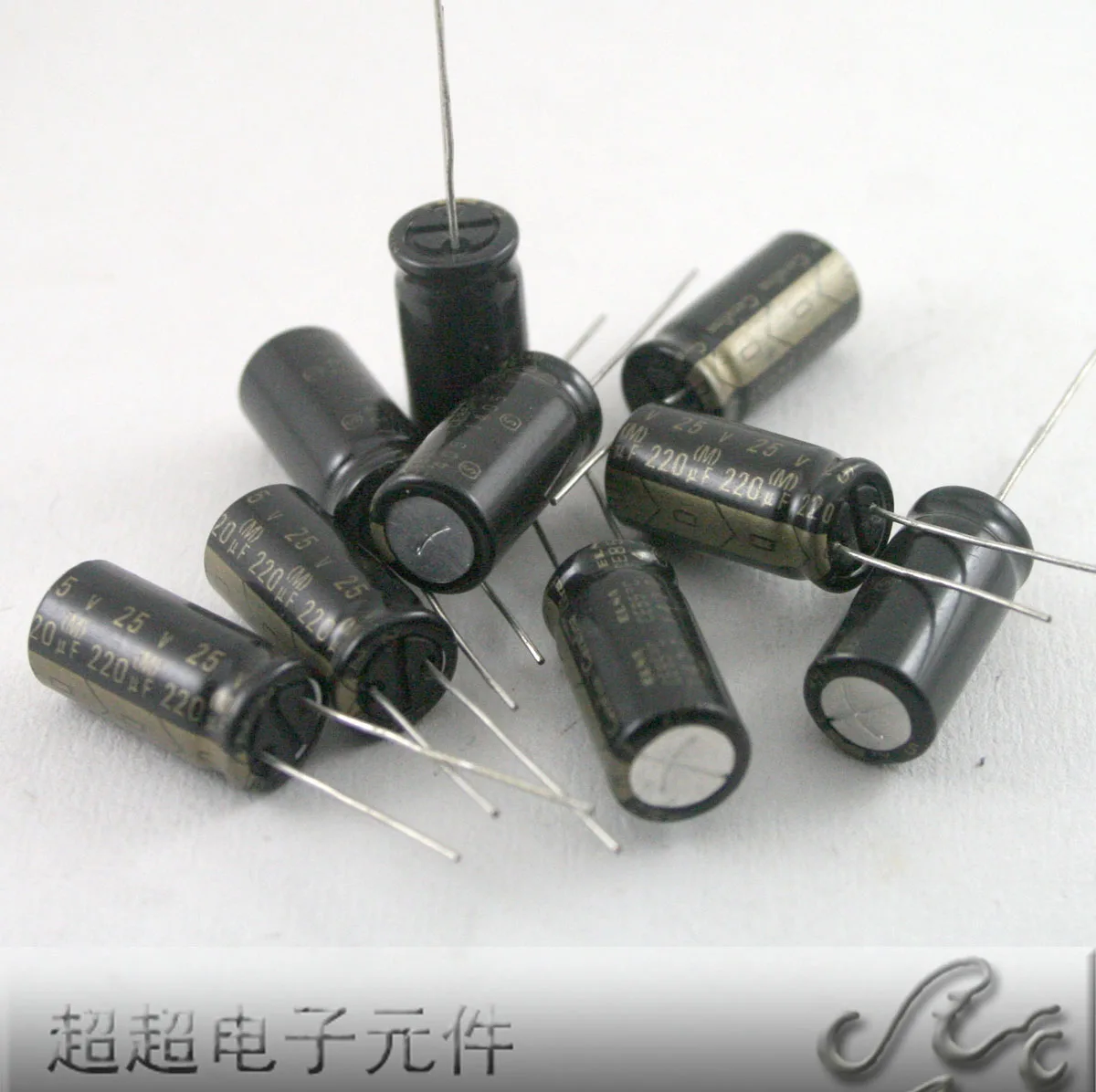 30 шт. конденсаторы ELNA Cerafine acoustics special series 220 мкФ 25V