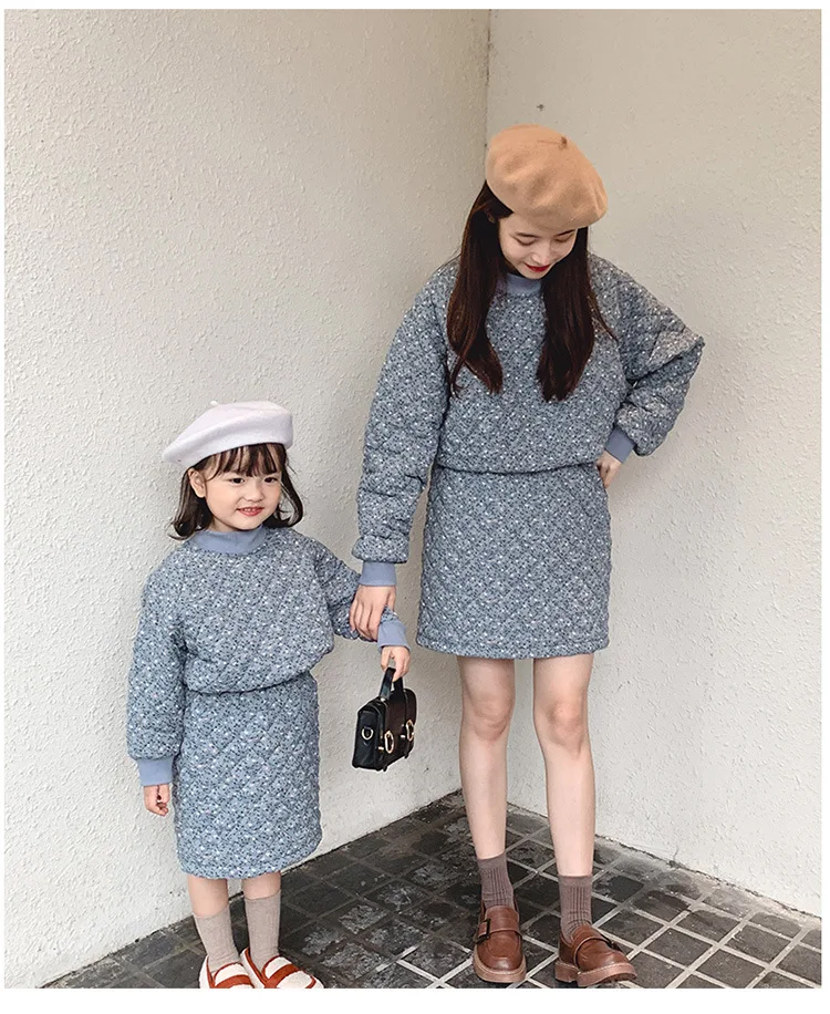 

Korean style winter warm cotton lining long-sleeved top+short skirts suits set for girls and women parent-child clothing
