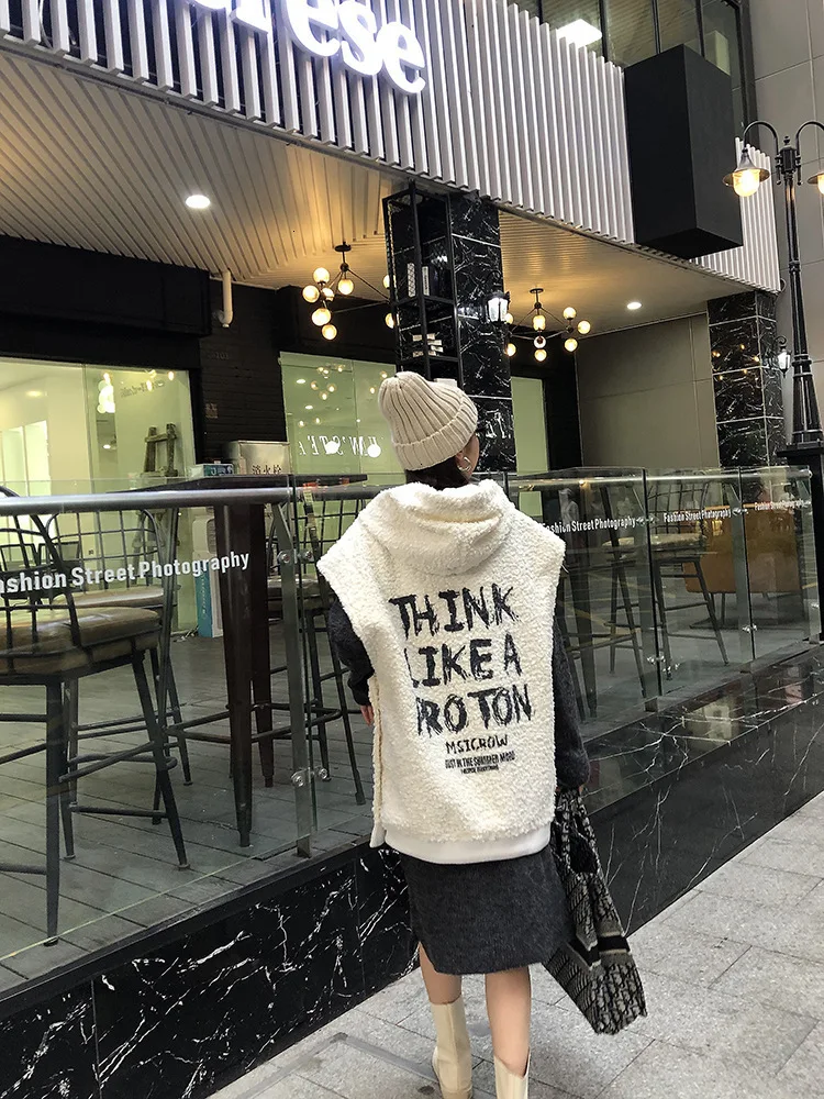 Кашемировый жилет с капюшоном и буквенным принтом Зимний пуловер Свободный жилет без рукавов женский белый жилет QYF1316