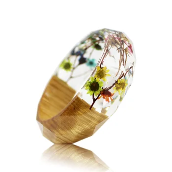 

Fashion Dried Flower Bracelet Magic Forest Brazil Star Chrysanthemum Branch Wood Bracelet Environmental Resin Bracelet Jewelry