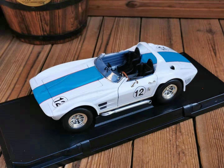 Хорошее 1:18 классический автомобиль 1964 модель ретро двери автомобиля может быть открыт сплав Коллекционная модель