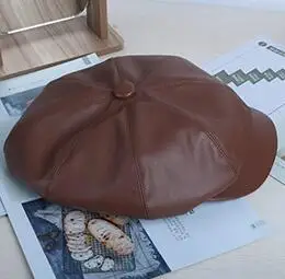 coffee Осенне-зимние женские головные уборы однотонные восьмиугольная кепка газетчика Для мужчин женские Повседневное шапка PU Зимний берет Для женщин берет - Цвет: coffee