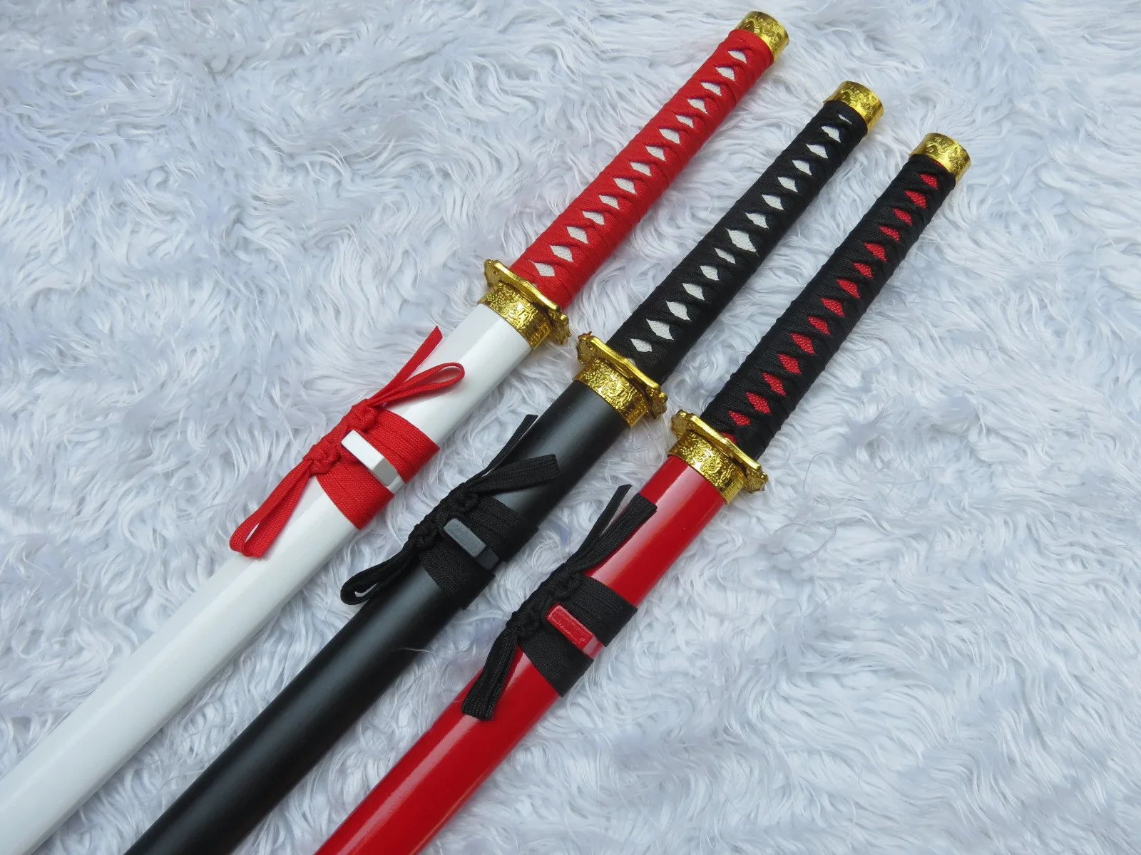 Деревянный меч персонаж-игра имитация анимация дерево черный, красный и белый трехцветный дерево самурайский меч триколор на выбор