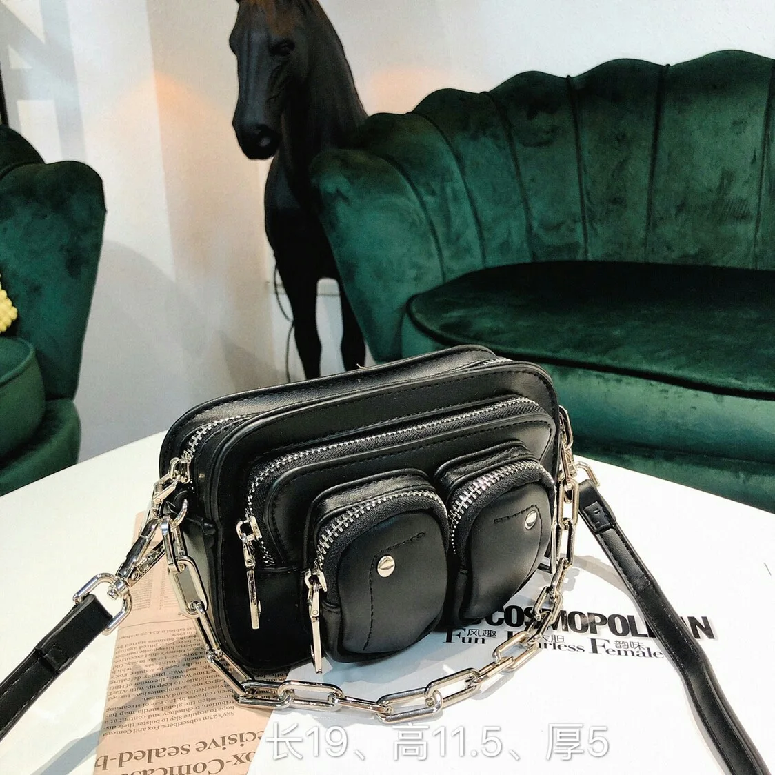 

Spring and summer 2019 new women's bag South Korea east gate chain postman bag small square bag net red Versatile Single