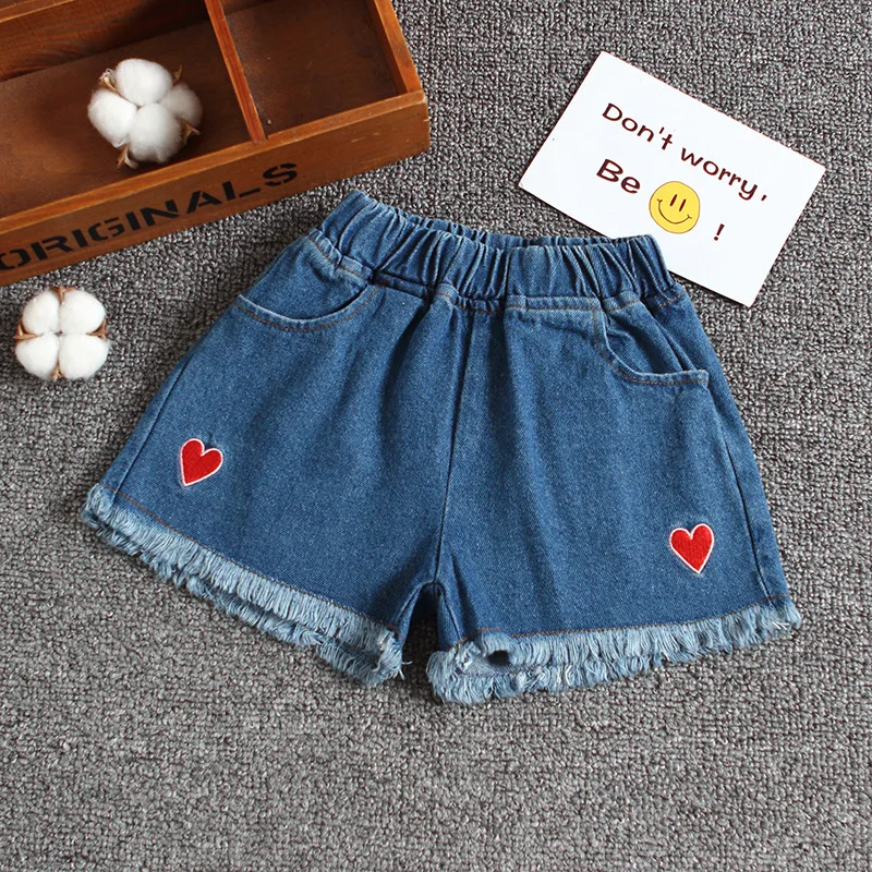 Джинсовые шорты на гусеничном ходу, летняя одежда, стиль, вышитые сердца, клубника, популярные штаны, универсальные, гусеничные, средний и большой размер, для детей