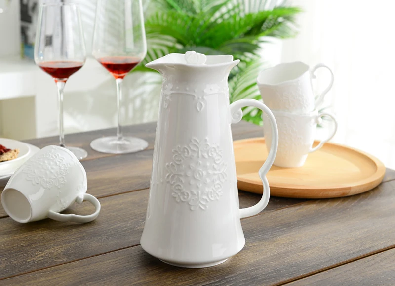 Набор из 3 предметов белый фарфоровый чайник с тиснением и кружка. Taza сервис a turnic