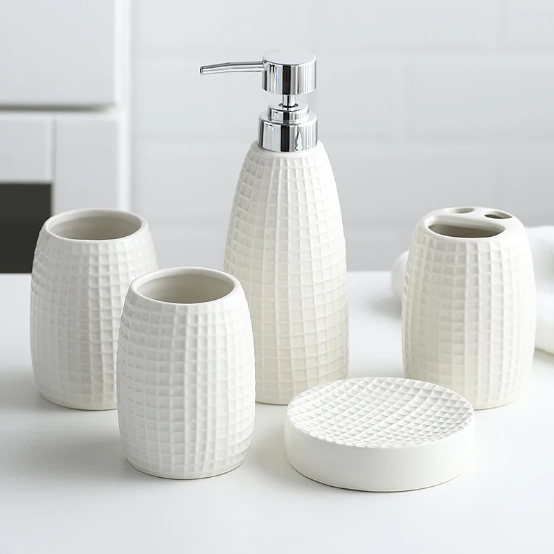 Fashion embossed plaid ceramic bathroom creative simple bathroom supplies brushing cup wash cup soap liquid bottle storage set - Цвет: White
