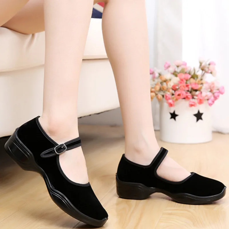 

2018 New Style Old Beijing Cloth Shoes Shallow Mouth Single Shoes Women's Hotel Etiquette Black And White with Pattern Dance Sho