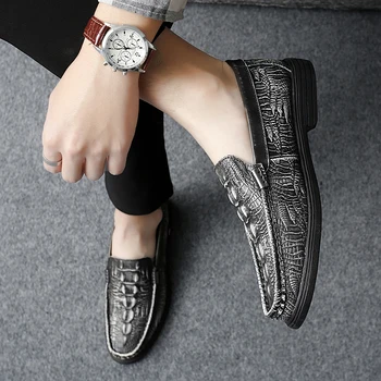 

Men Casual Shoes loafers Genuine Leather Male moccasins Espadrilles Fashion Shoes Flats Slip On Driving Sneakers Mocassin Homme