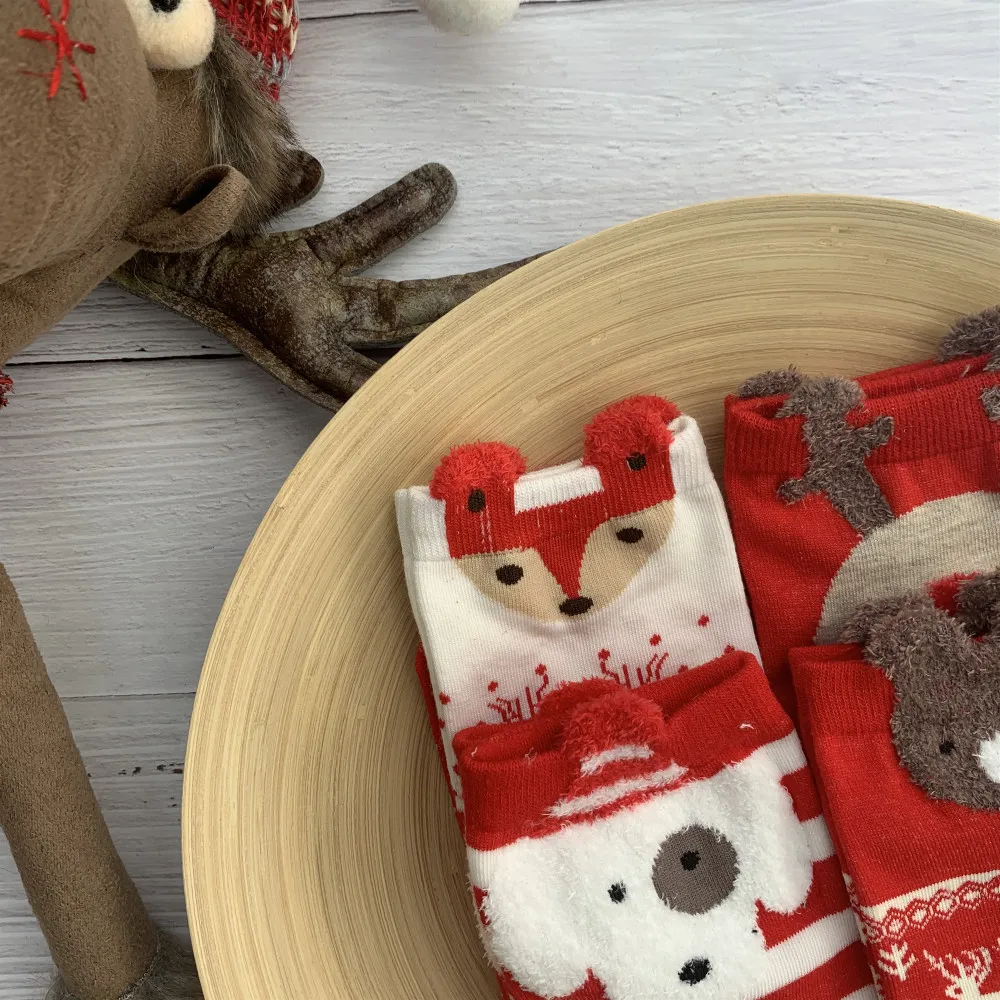 ARMKIN 4 пары Для женщин Носки Повседневное Зимний Рождественский Носки Олени Санта-Клауса; Носки хлопок мультфильм Утепленная одежда леди носки, подарок на Рождество