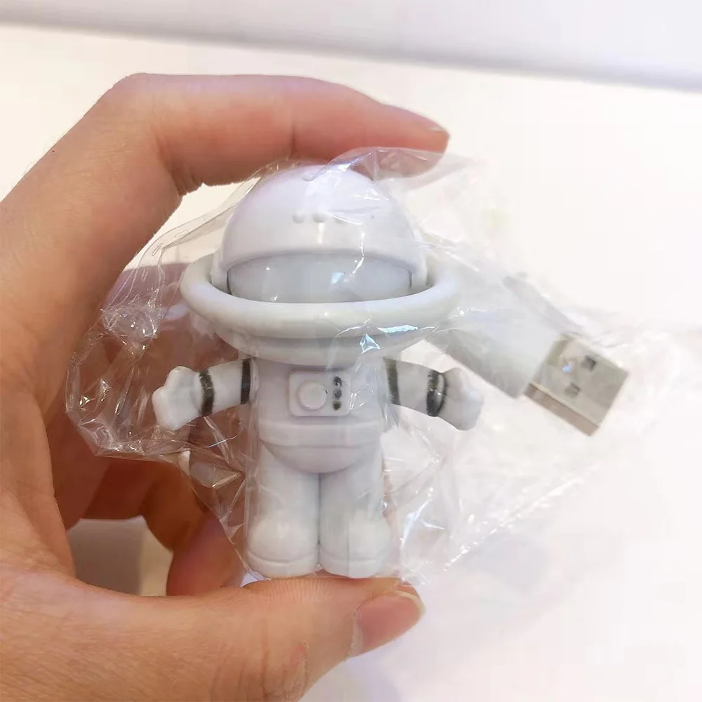 Astronaut Portable USB Mini Lamp for space enthusiasts1