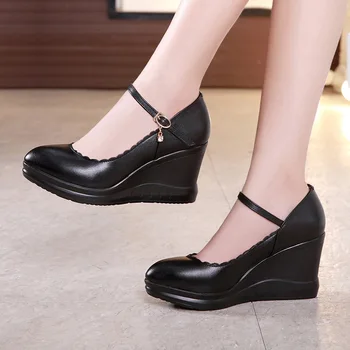 

2019 spring new high-heeled wedge with single shoes large size women's shoes shallow mouth pointed waterproof platform wedge