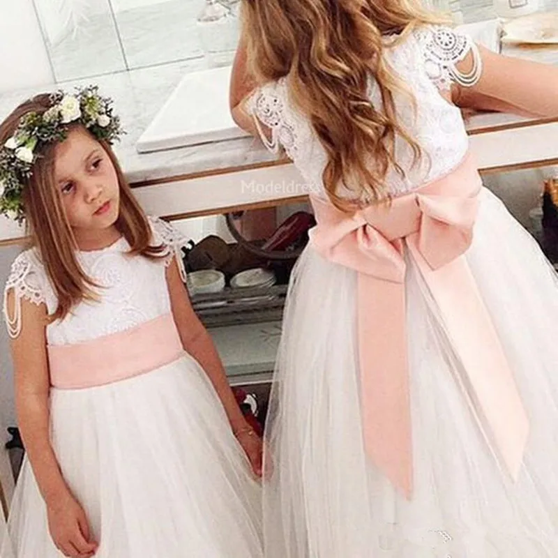 632Holy Lace Flower Girls Dresses Jewel Lace Bow A Line Tulle Floor Length Toddler Gown For Wedding Cute Girls First Commuion Dress Custom