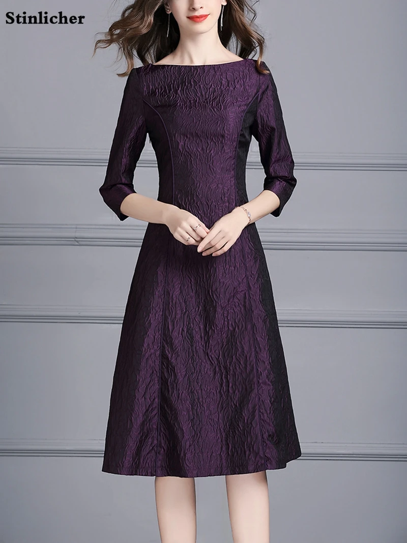 Женское жаккардовое платье средней длины элегантное приталенное офисное до