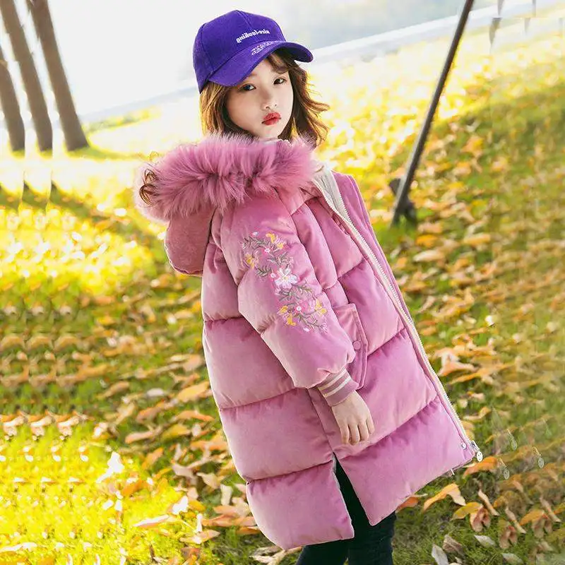 pink Теплое зимнее пальто для девочек Детская длинная куртка с вышивкой Детская школьная зимняя теплая пуховая Рождественская верхняя одежда с меховым капюшоном - Цвет: pink