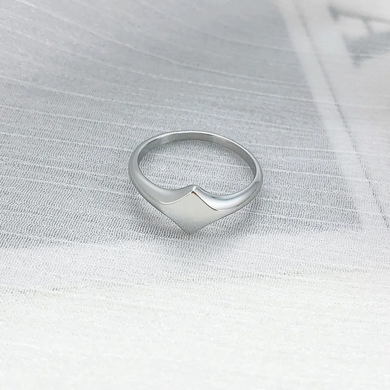 Hall's Lotus Signet Pinky Ring,Stainless Steel Elegant Signet Ring, Men Women Floral-inspired Ring - Image 4