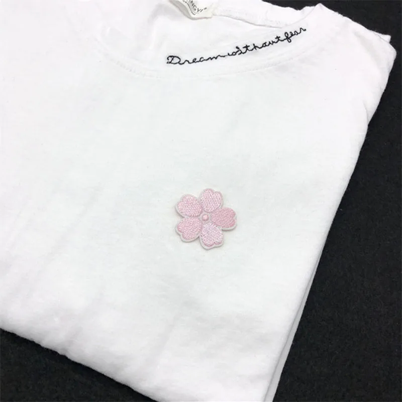 

1pc Mini small pink flowers clothing fabric embellishment cloth paste patch 3.5cm