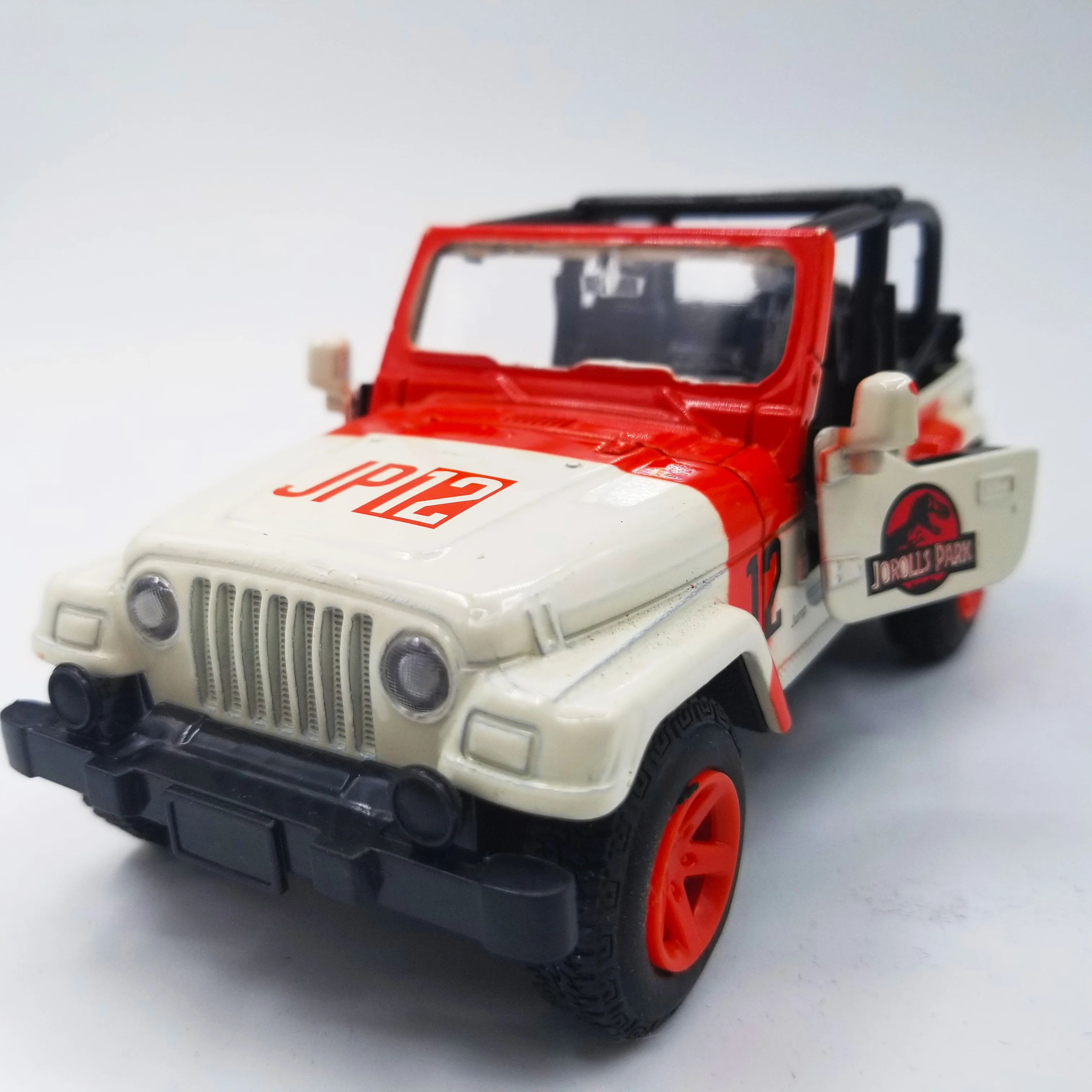 Beste 1 32 Schaal 15.5 Cm Legering Metalen Diecast Jeep Wrangler Jurassic Park Suv Auto Model Speelgoed Voor Kinderen Kids Geschenken collectie