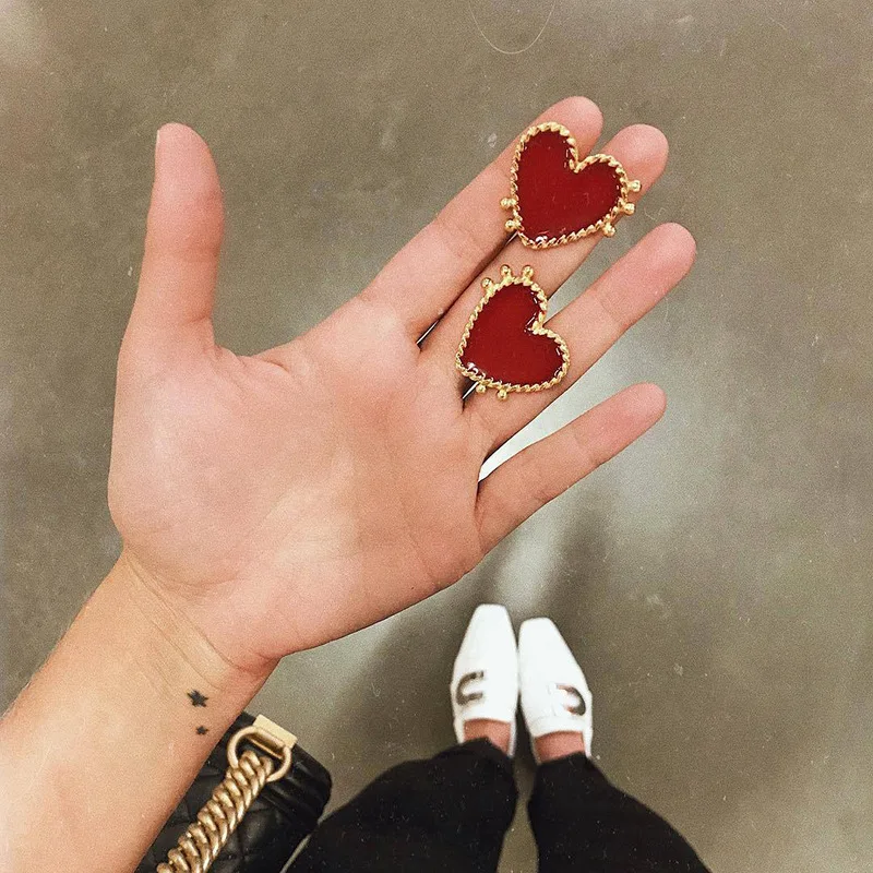 

New Design Punk Gold Edge Red Acrylic Heart Stud Earrings For Women Bohemian Big Stud Earring Christmas Jewelry Gift