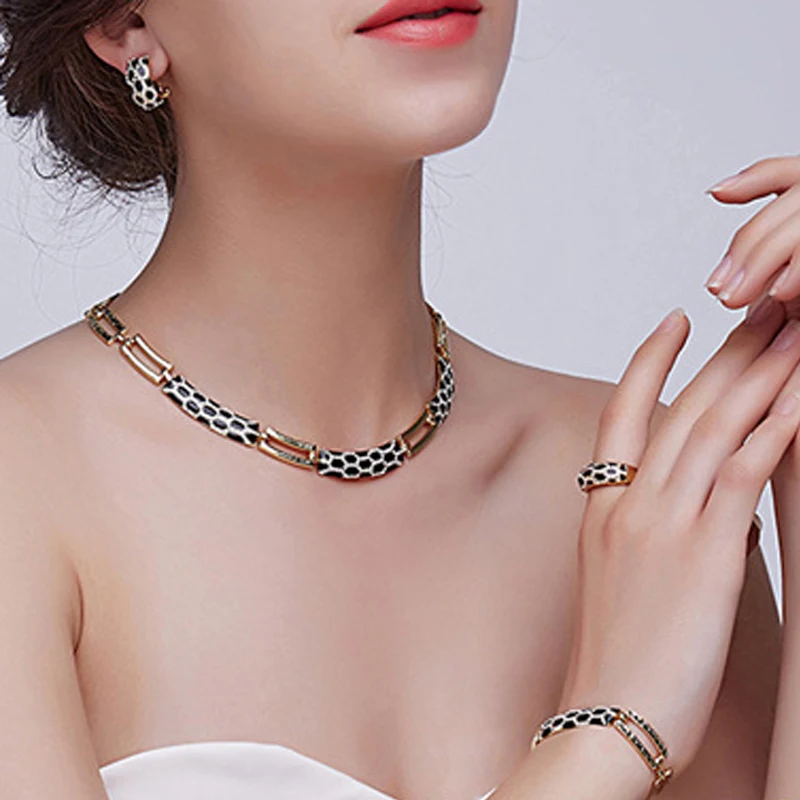 Kaufen Liffly Frauen Dubai Schmuck Sets Luxus Braut Nigerian Hochzeit Afrikanische Perlen Schmuck Set Kostüm Neue Design