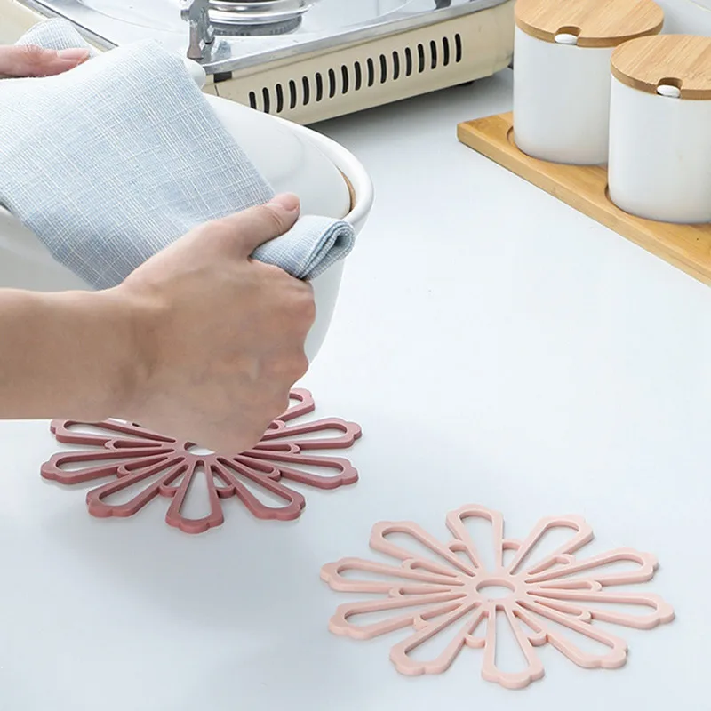 

1 Pcs Simple Coaster Coffee Cup Mat Tea Pad Insulation Pad Round Plate Pad Dining Soft Wooden Placemats Decoration Accessories