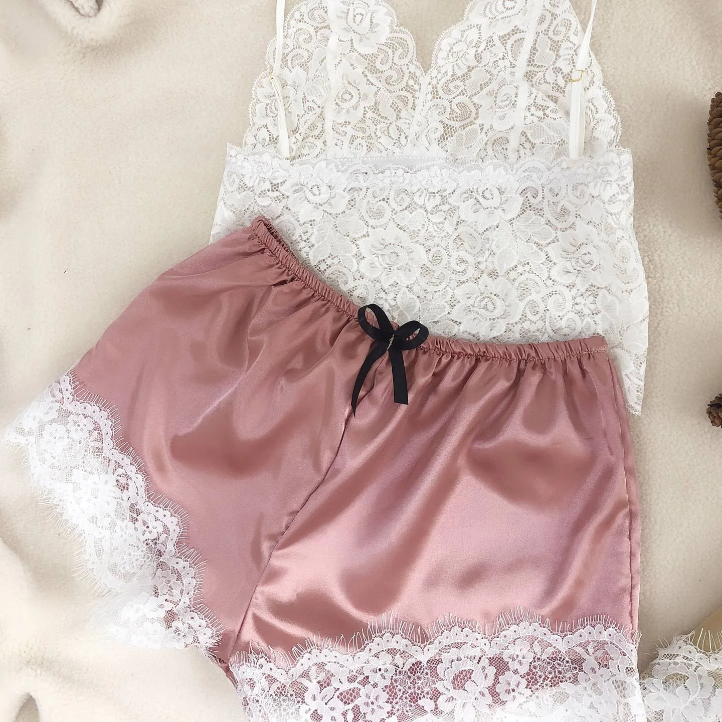 

Women'S Summer Sexy Satin Pajama Set Silk Simulated Home Clothes With Lace Sleepwear Two-Piece Shorts Vest Suit