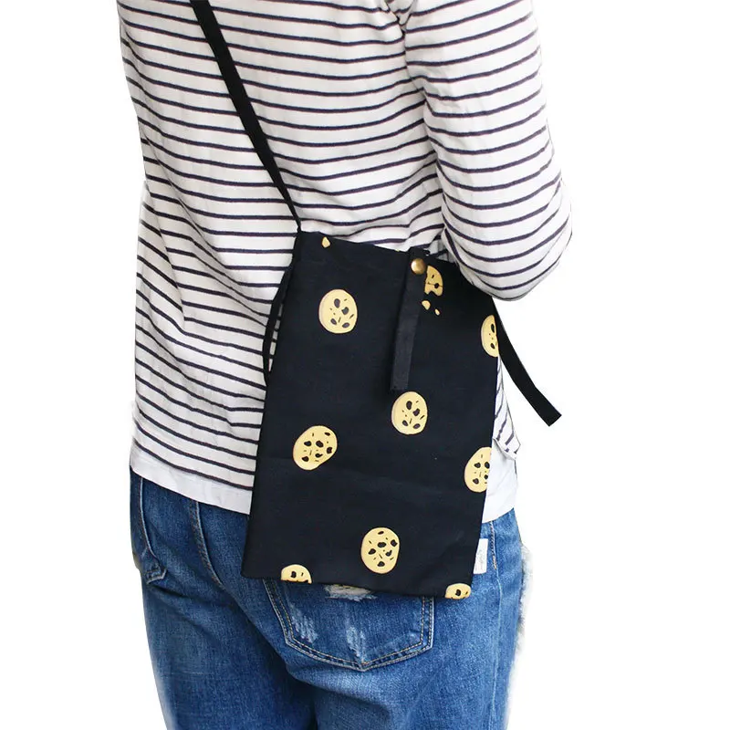 

Simple Customization of Individual Character WOMEN'S Cross-body Bag Fashion Snacks Party Series Printed Canvas Bag Small Shoulde