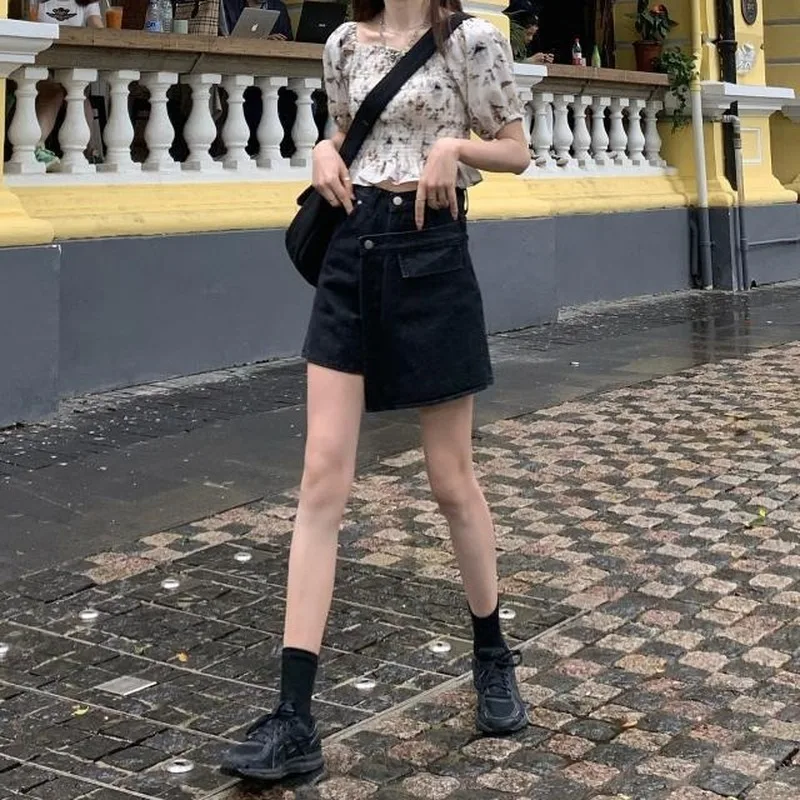 Рисунок 3 - Женский костюм из двух предметов