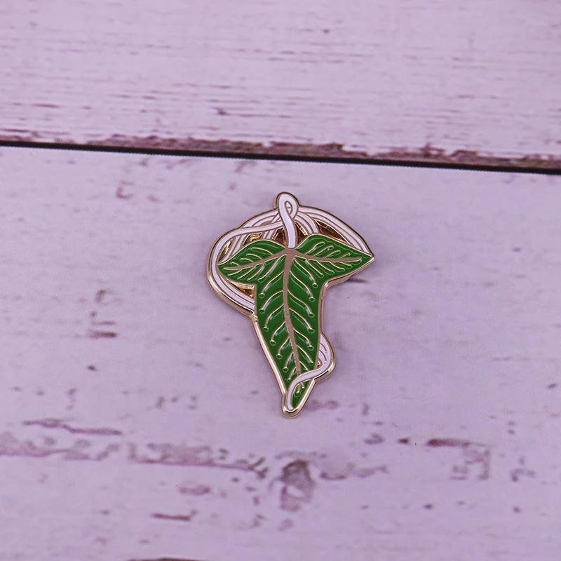 

Leaves of Lorien brooch pin Lord of the Rings enamel pin
