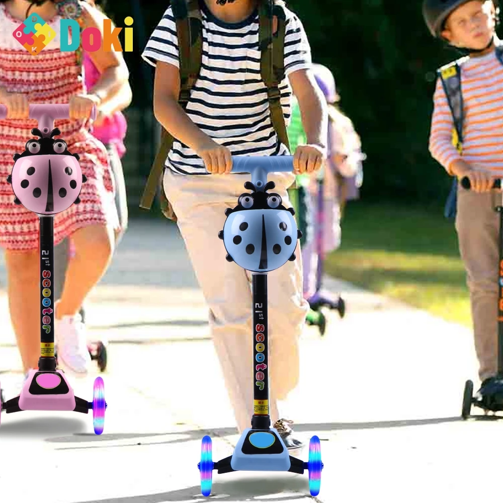 Doki Toy-patineta de Pie ajustable para niños, patineta de 3 ruedas con luz LED, regalo para niños