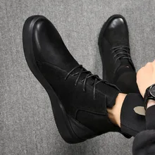 Men Martin Boots Trend Black High-top Tooling Boots Plus Velvet Leather Shoes Winter All-match Fashionable Men Shoes