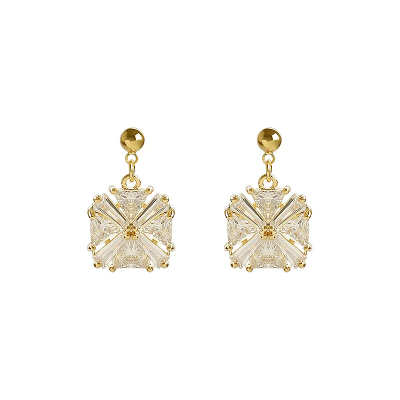 

Advanced atmosphere zircon triangle drill cross geometry earrings Han Fan light luxury simple commuter earrings ladies wind silv