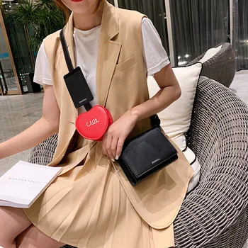 

Cute personality design 2019 new single shoulder bag love combination oblique satchel.