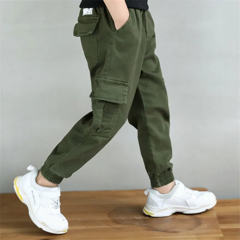 Трендовые штаны для мальчиков хлопковые брюки-карго с несколькими карманами модные штаны-шаровары детские повседневные брюки весенне-Осенняя детская одежда в армейском стиле