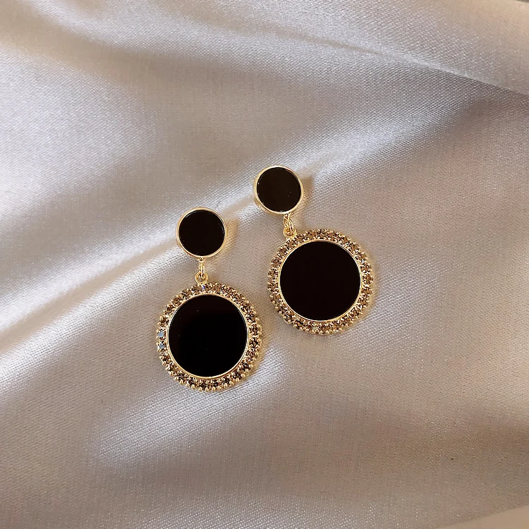 Round rhinestone earrings 2021 new black fashion Korean personality temperament wild simple earrings ladies jewelry