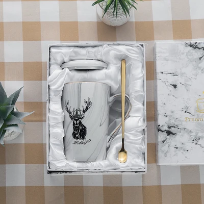 A Керамическая кружка Moose чашка для кофе с молоком мальчики и девочки офис большой объем для воды чашка с Ложка Крышка Посуда для напитков подарочная коробка - Цвет: A