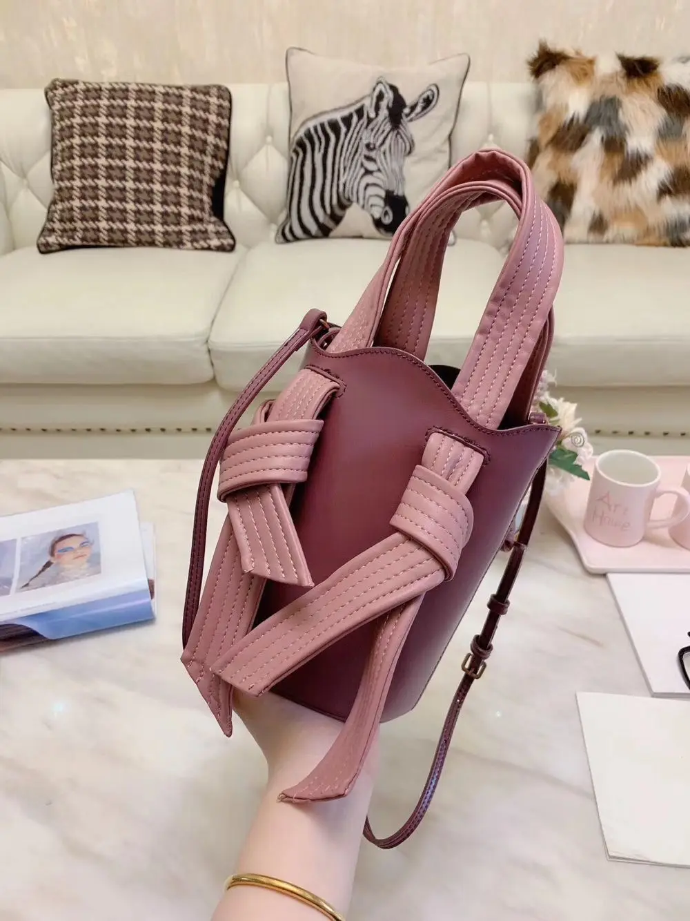 CHARLES& KEITH модная маленькая ck бантик-ушки высокого качества на одно плечо переносная сумка-мешок сумка для путешествий