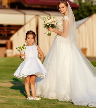 

Cute White Flower Girl Dresses with Big Bow Sash A Line Knee Length Little Girls Wedding Party Wear Birthday Dress