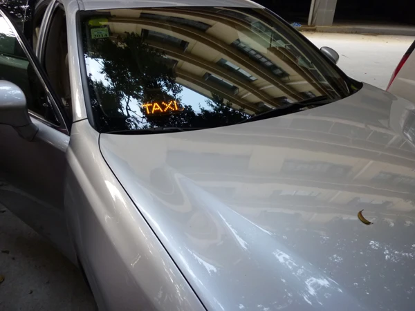 TAXI single row yellow 3