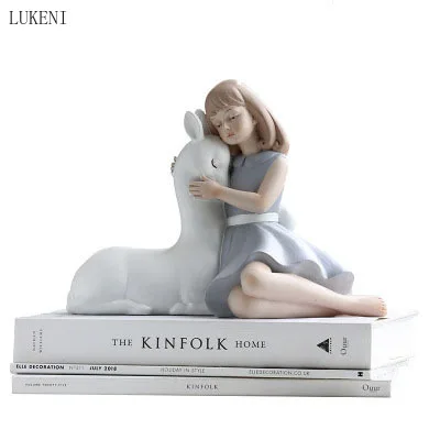 

Resin Decoration Creative Home Decoration Girl Nordic Gift Decoration Birthday Gift Decoration
